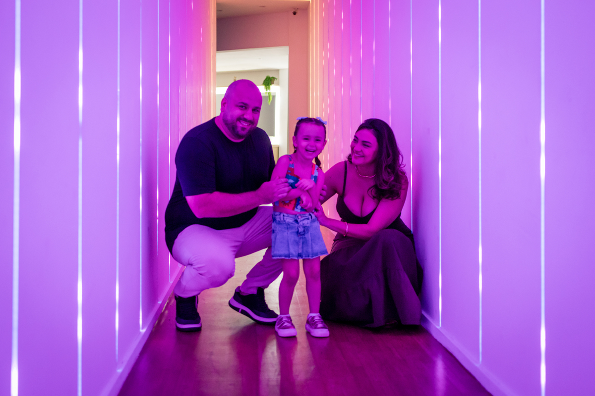 aniversário infantil, festa de 3 anos, fotografia de aniversário infantil, festa infantil, fotos de aniversário, fotografia infantil, registro de festa infantil, comemoração de 3 anos, fotógrafo infantil, festa de criança, memórias da infância, fotografia