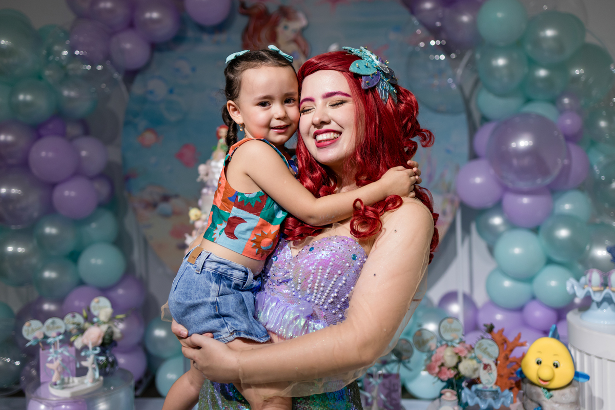 aniversário infantil, festa de 3 anos, fotografia de aniversário infantil, festa infantil, fotos de aniversário, fotografia infantil, registro de festa infantil, comemoração de 3 anos, fotógrafo infantil, festa de criança, memórias da infância, fotografia