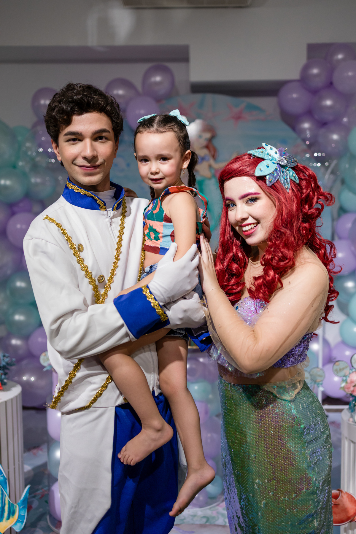 aniversário infantil, festa de 3 anos, fotografia de aniversário infantil, festa infantil, fotos de aniversário, fotografia infantil, registro de festa infantil, comemoração de 3 anos, fotógrafo infantil, festa de criança, memórias da infância, fotografia