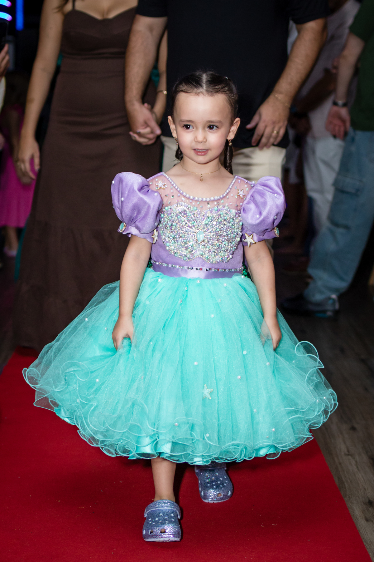 aniversário infantil, festa de 3 anos, fotografia de aniversário infantil, festa infantil, fotos de aniversário, fotografia infantil, registro de festa infantil, comemoração de 3 anos, fotógrafo infantil, festa de criança, memórias da infância, fotografia