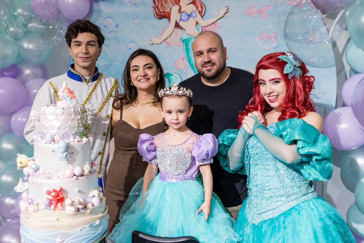 aniversário infantil, festa de 3 anos, fotografia de aniversário infantil, festa infantil, fotos de aniversário, fotografia infantil, registro de festa infantil, comemoração de 3 anos, fotógrafo infantil, festa de criança, memórias da infância, fotografia