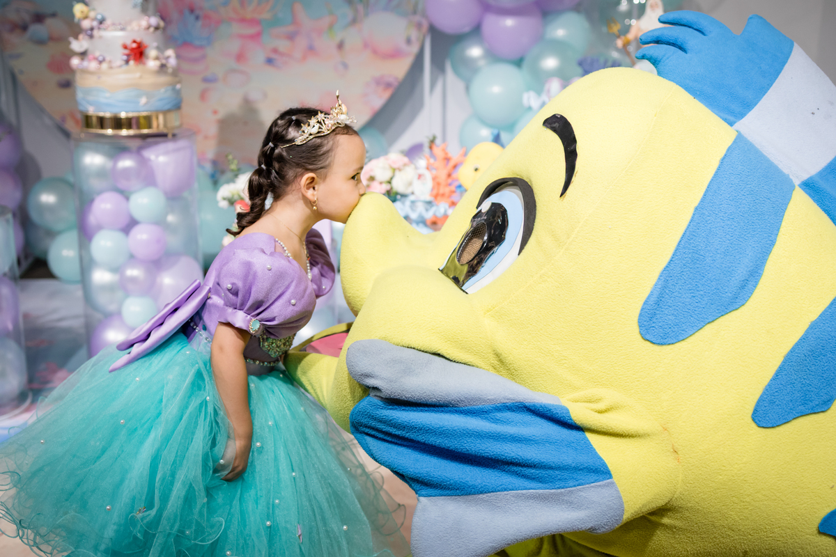 aniversário infantil, festa de 3 anos, fotografia de aniversário infantil, festa infantil, fotos de aniversário, fotografia infantil, registro de festa infantil, comemoração de 3 anos, fotógrafo infantil, festa de criança, memórias da infância, fotografia