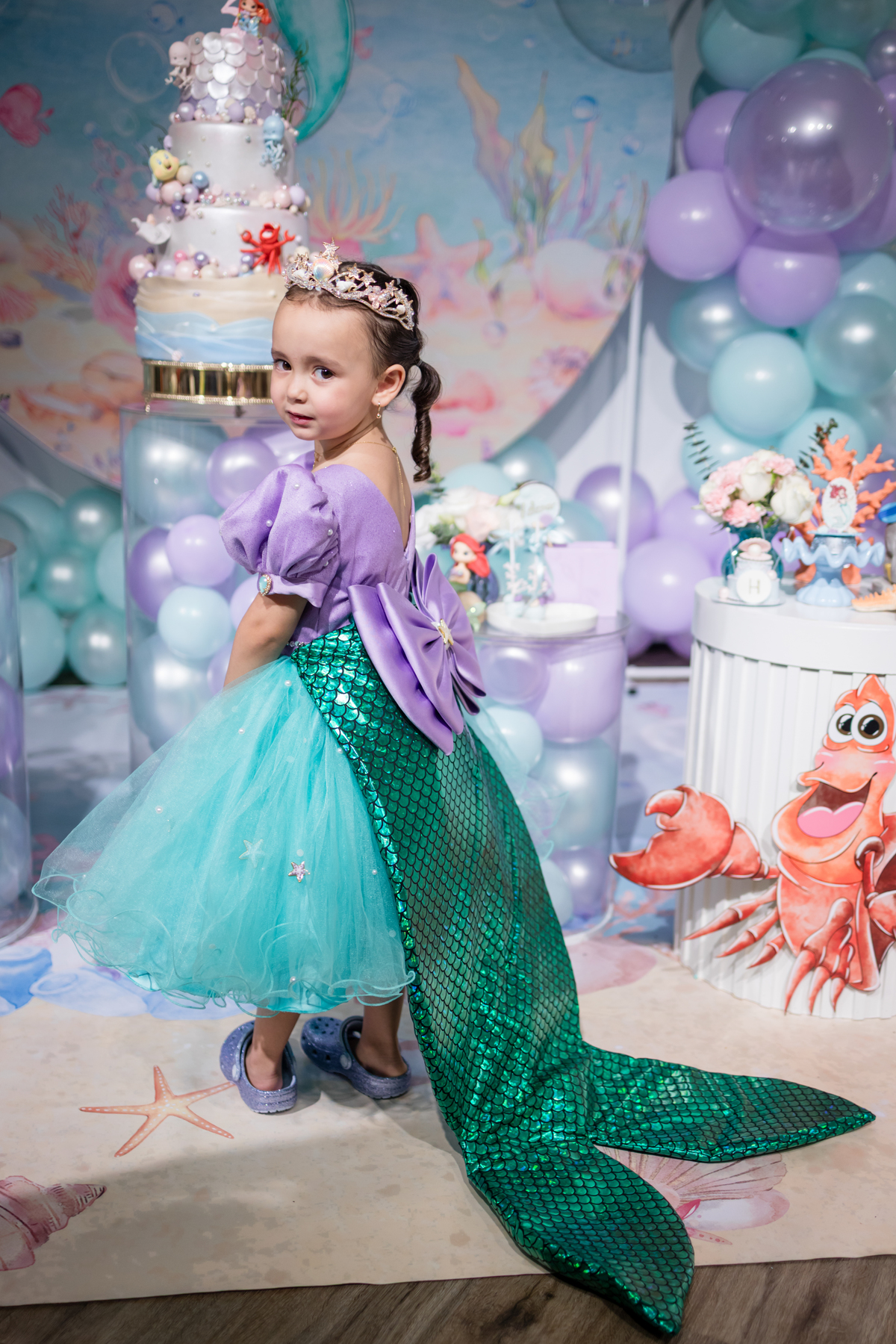 aniversário infantil, festa de 3 anos, fotografia de aniversário infantil, festa infantil, fotos de aniversário, fotografia infantil, registro de festa infantil, comemoração de 3 anos, fotógrafo infantil, festa de criança, memórias da infância, fotografia