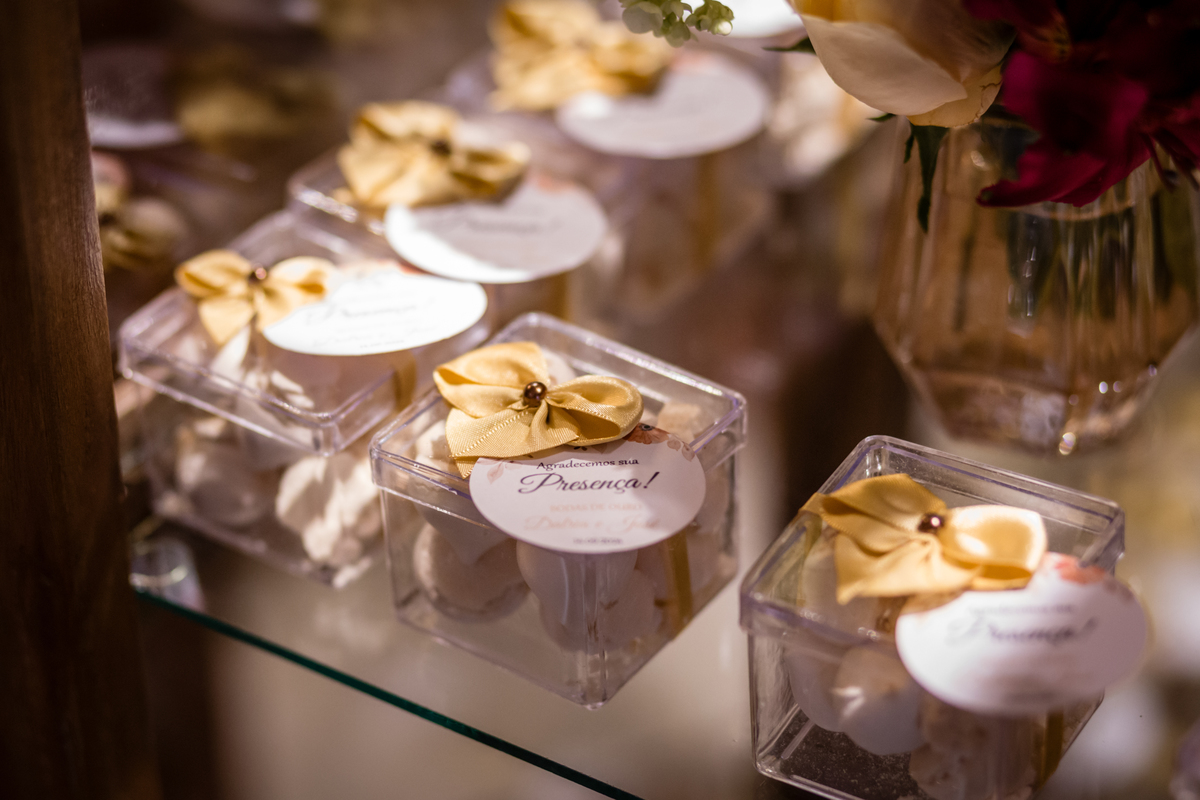 Bodas de ouro, casamento, 50anos, 50 anos casados, celebração, renovação de votos, festa, balada, decoração, fotografia de casamento, ensaio de casal, elegancia, doces de festa.