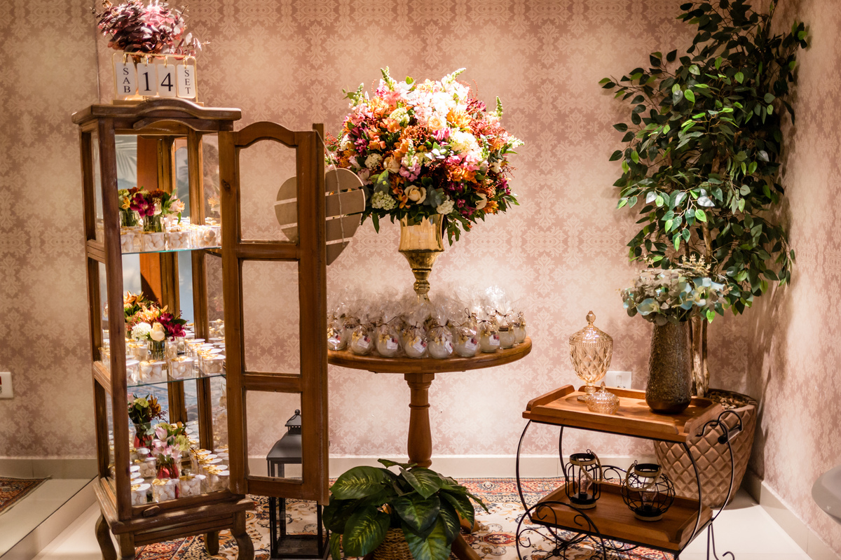 Bodas de ouro, casamento, 50anos, 50 anos casados, celebração, renovação de votos, festa, balada, decoração, fotografia de casamento, ensaio de casal, elegancia, doces de festa.