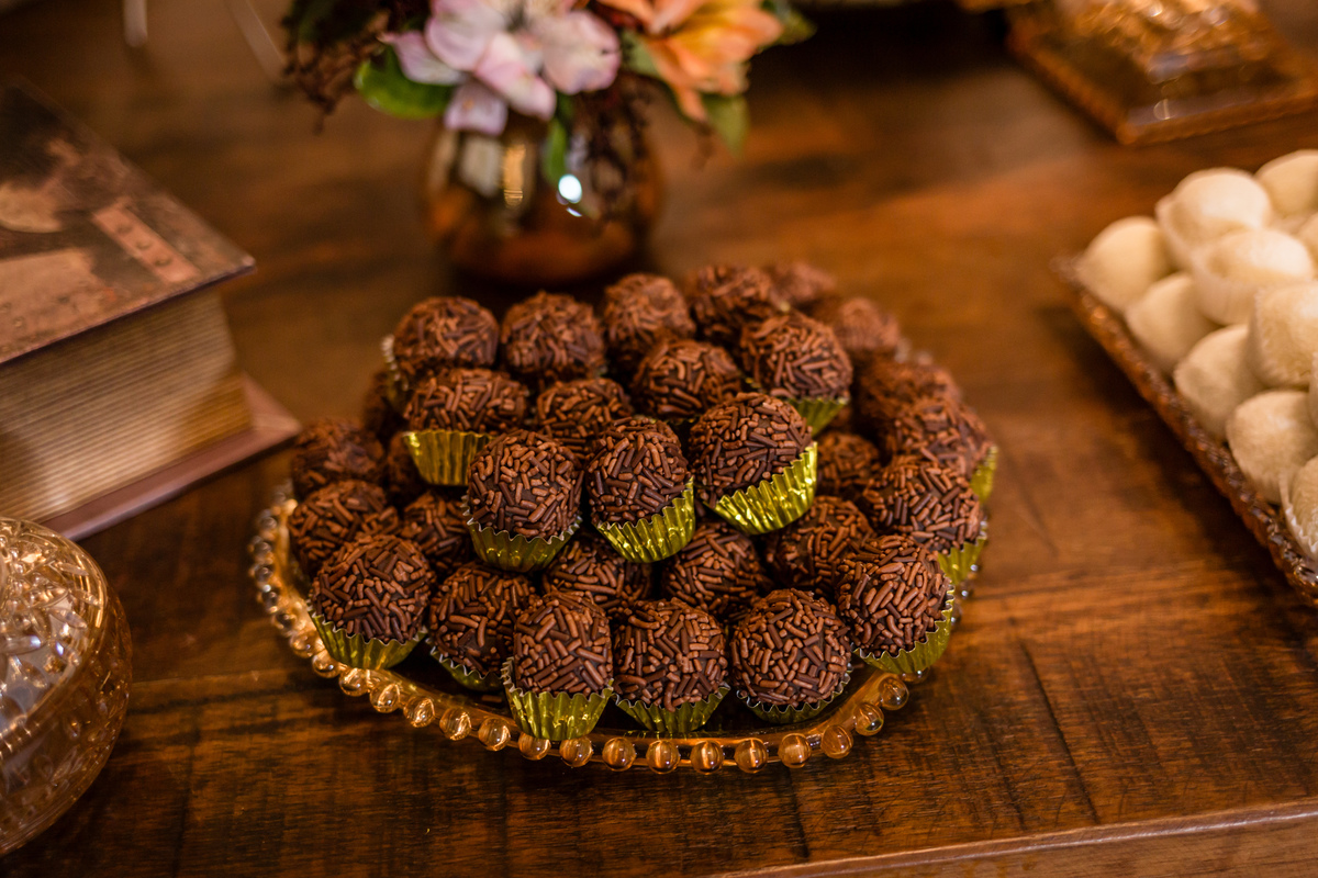 Bodas de ouro, casamento, 50anos, 50 anos casados, celebração, renovação de votos, festa, balada, decoração, fotografia de casamento, ensaio de casal, elegancia, doces de festa.