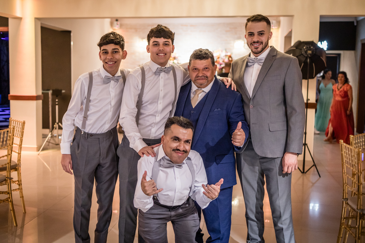 Bodas de ouro, casamento, 50anos, 50 anos casados, celebração, renovação de votos, festa, balada, decoração, fotografia de casamento, ensaio de casal, elegancia, doces de festa.