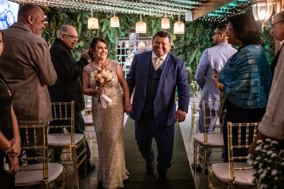 Bodas de ouro, casamento, 50anos, 50 anos casados, celebração, renovação de votos, festa, balada, decoração, fotografia de casamento, ensaio de casal, elegancia, doces de festa.