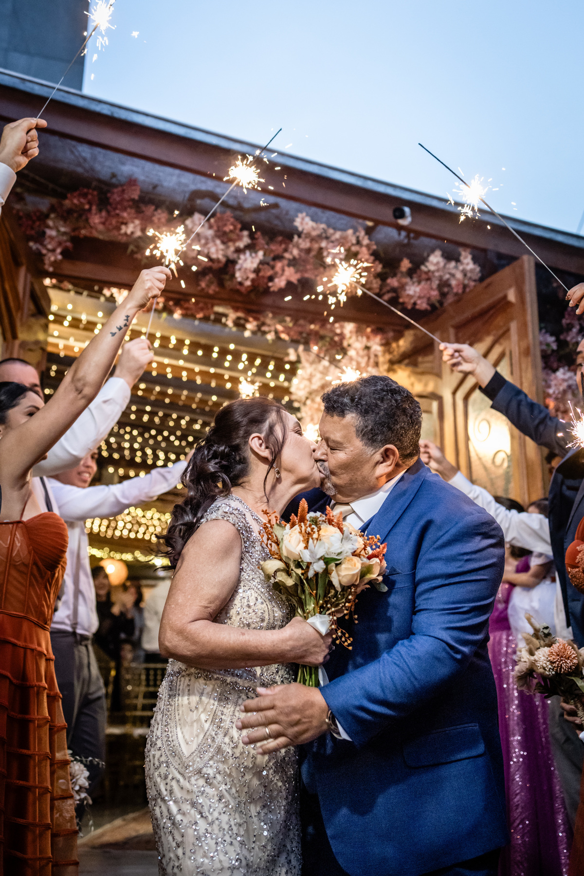 Bodas de ouro, casamento, 50anos, 50 anos casados, celebração, renovação de votos, festa, balada, decoração, fotografia de casamento, ensaio de casal, elegancia, doces de festa.