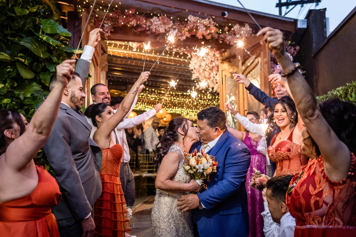 Bodas de ouro, casamento, 50anos, 50 anos casados, celebração, renovação de votos, festa, balada, decoração, fotografia de casamento, ensaio de casal, elegancia, doces de festa.
