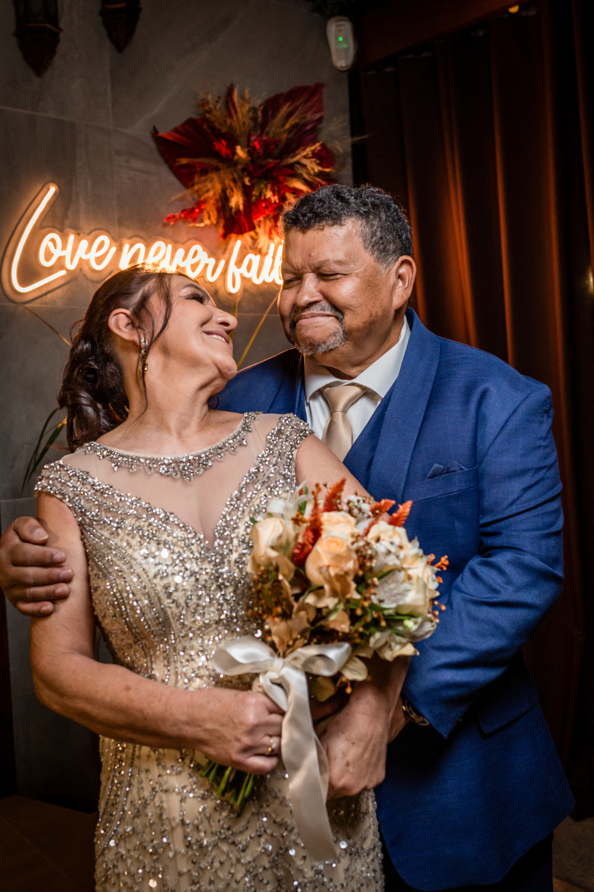 Bodas de ouro, casamento, 50anos, 50 anos casados, celebração, renovação de votos, festa, balada, decoração, fotografia de casamento, ensaio de casal, elegancia, doces de festa.