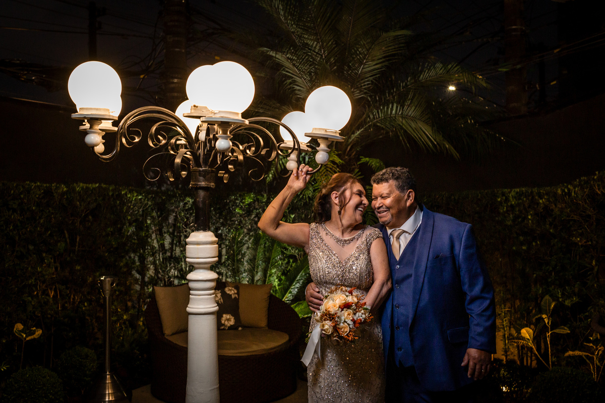 Bodas de ouro, casamento, 50anos, 50 anos casados, celebração, renovação de votos, festa, balada, decoração, fotografia de casamento, ensaio de casal, elegancia, doces de festa.