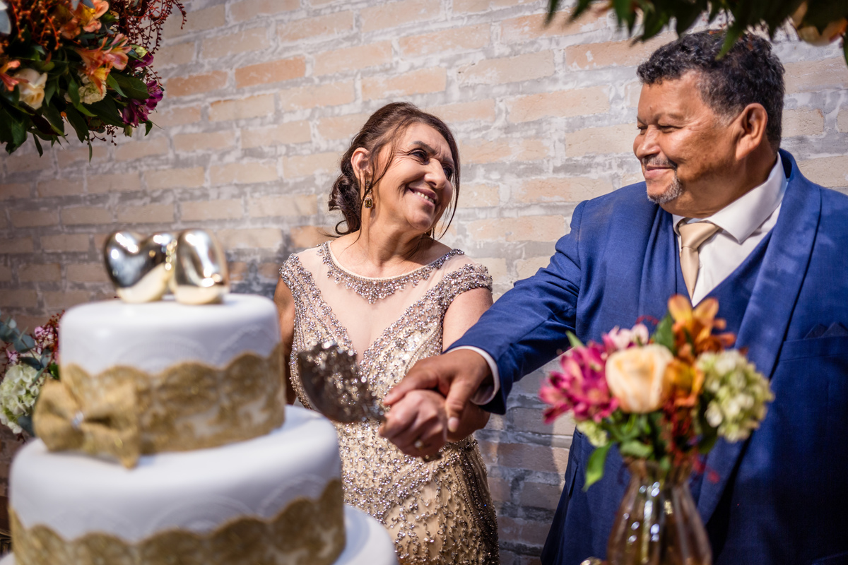 Bodas de ouro, casamento, 50anos, 50 anos casados, celebração, renovação de votos, festa, balada, decoração, fotografia de casamento, ensaio de casal, elegancia, doces de festa.