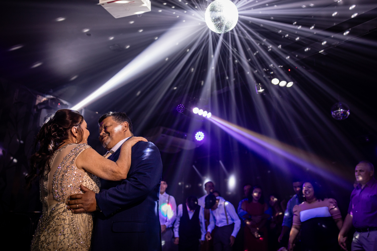 Bodas de ouro, casamento, 50anos, 50 anos casados, celebração, renovação de votos, festa, balada, decoração, fotografia de casamento, ensaio de casal, elegancia, doces de festa.
