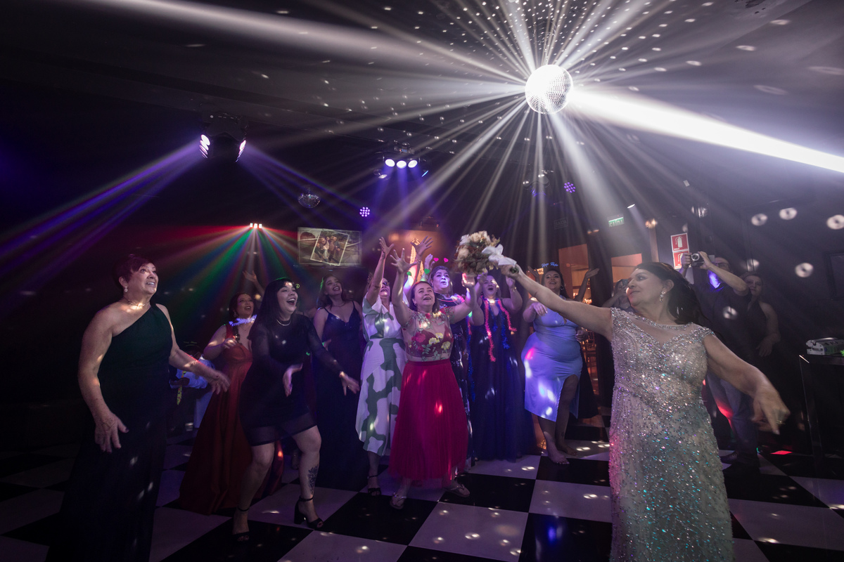 Bodas de ouro, casamento, 50anos, 50 anos casados, celebração, renovação de votos, festa, balada, decoração, fotografia de casamento, ensaio de casal, elegancia, doces de festa.