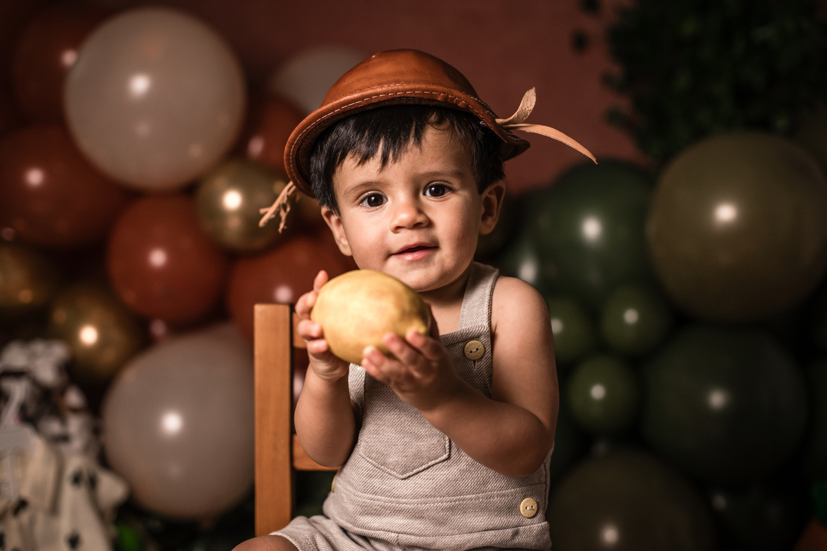 smash the fruit, ensaio infantil, lara 1 ano, estúdio fotográfico, são caetano do sul, fatia do tempo, fotografia criativa, frutas coloridas, bebê sorrindo, aniversário de 1 ano, ensaio divertido, fotografia de bebê, cores vibrantes, infância feliz, fotos