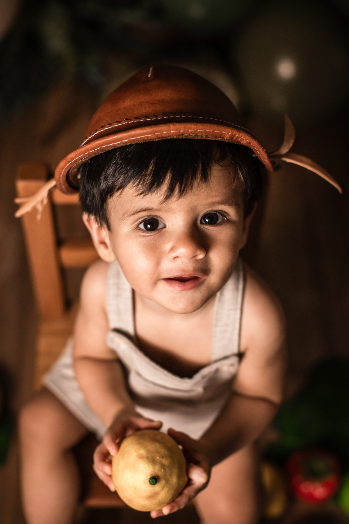 smash the fruit, ensaio infantil, lara 1 ano, estúdio fotográfico, são caetano do sul, fatia do tempo, fotografia criativa, frutas coloridas, bebê sorrindo, aniversário de 1 ano, ensaio divertido, fotografia de bebê, cores vibrantes, infância feliz, fotos
