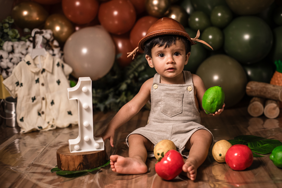 smash the fruit, ensaio infantil, lara 1 ano, estúdio fotográfico, são caetano do sul, fatia do tempo, fotografia criativa, frutas coloridas, bebê sorrindo, aniversário de 1 ano, ensaio divertido, fotografia de bebê, cores vibrantes, infância feliz, fotos
