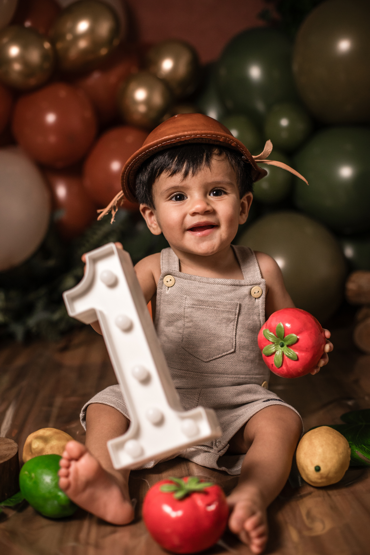 smash the fruit, ensaio infantil, lara 1 ano, estúdio fotográfico, são caetano do sul, fatia do tempo, fotografia criativa, frutas coloridas, bebê sorrindo, aniversário de 1 ano, ensaio divertido, fotografia de bebê, cores vibrantes, infância feliz, fotos