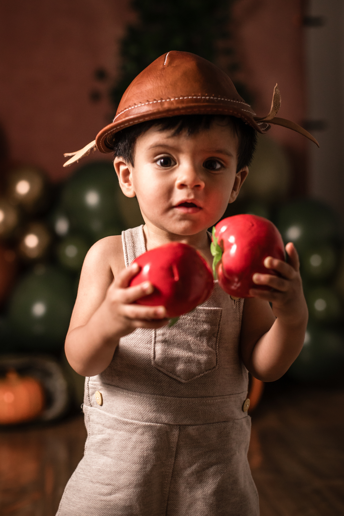 smash the fruit, ensaio infantil, lara 1 ano, estúdio fotográfico, são caetano do sul, fatia do tempo, fotografia criativa, frutas coloridas, bebê sorrindo, aniversário de 1 ano, ensaio divertido, fotografia de bebê, cores vibrantes, infância feliz, fotos