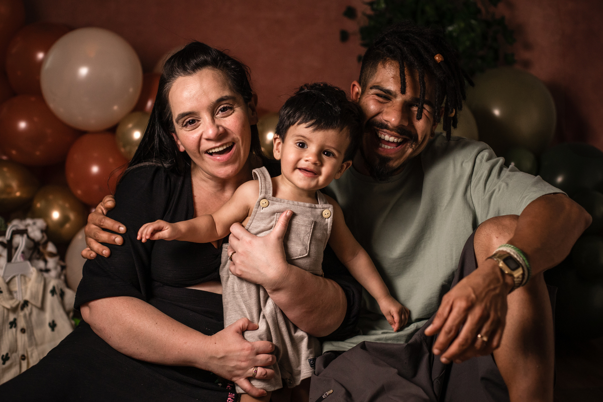 smash the fruit, ensaio infantil, lara 1 ano, estúdio fotográfico, são caetano do sul, fatia do tempo, fotografia criativa, frutas coloridas, bebê sorrindo, aniversário de 1 ano, ensaio divertido, fotografia de bebê, cores vibrantes, infância feliz, fotos