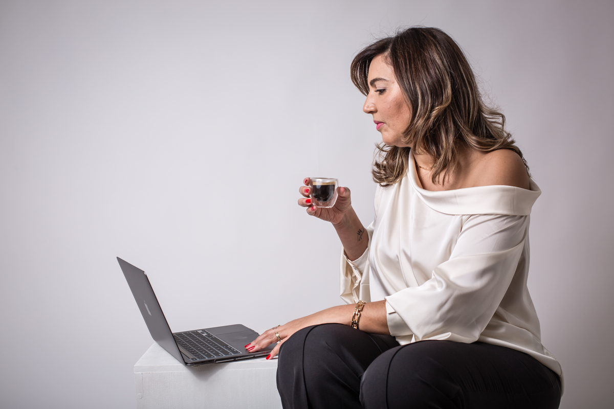 Personal branding, ensaio fotográfico profissional, fotografia de branding, fotografia corporativa, retrato profissional, marca pessoal, imagem profissional, posicionamento digital, fotos para redes sociais, identidade visual, fotografia para empreendedor