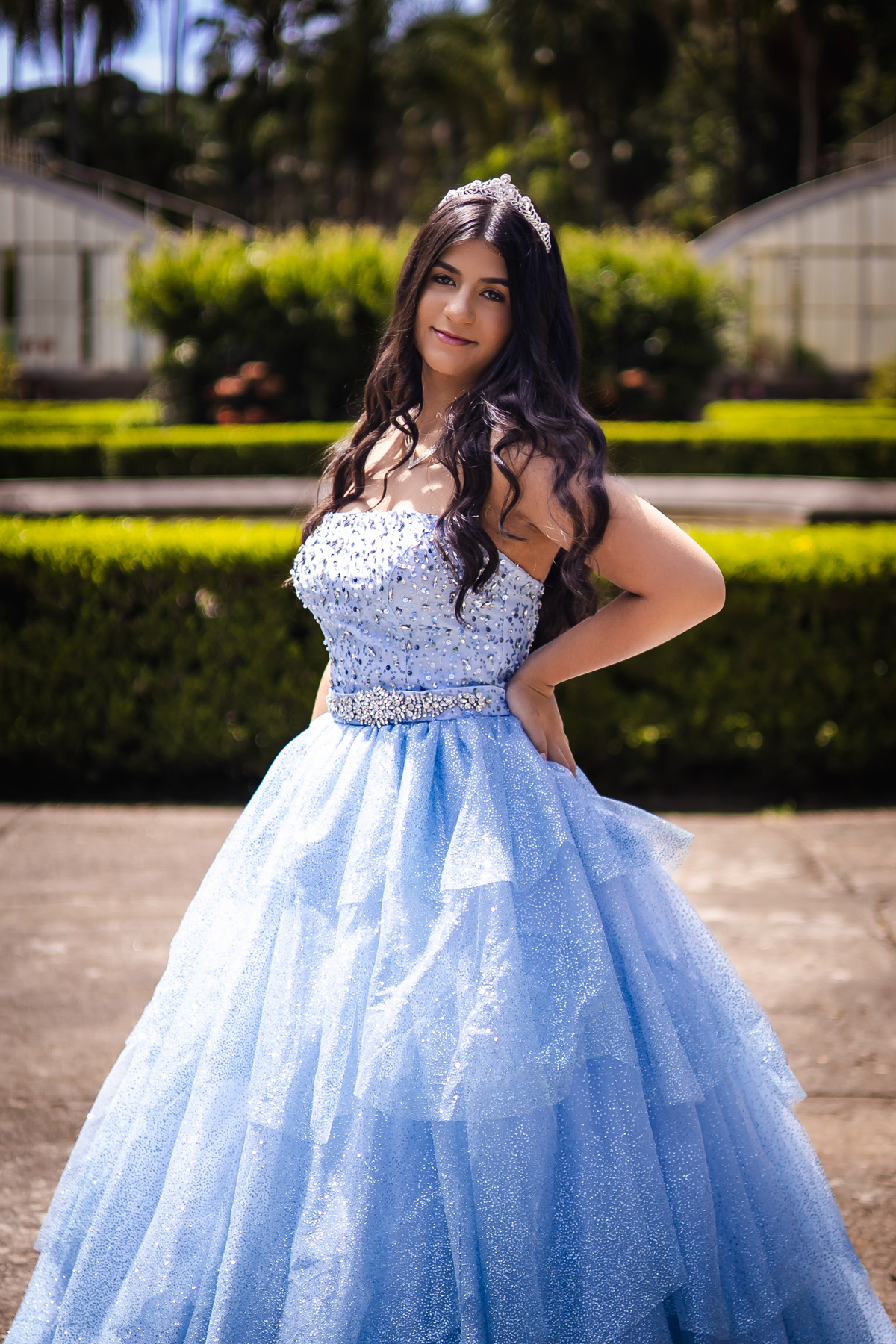 ensaio fotográfico, 15 anos, debutante, Museu do Ipiranga, museu, natureza, campo, vestido de debutante, luz natural, sol, elegância, juventude, celebração, flores, fotos externas, ensaio ao ar livre, beleza natural, sorriso, espontaneidade, emoção