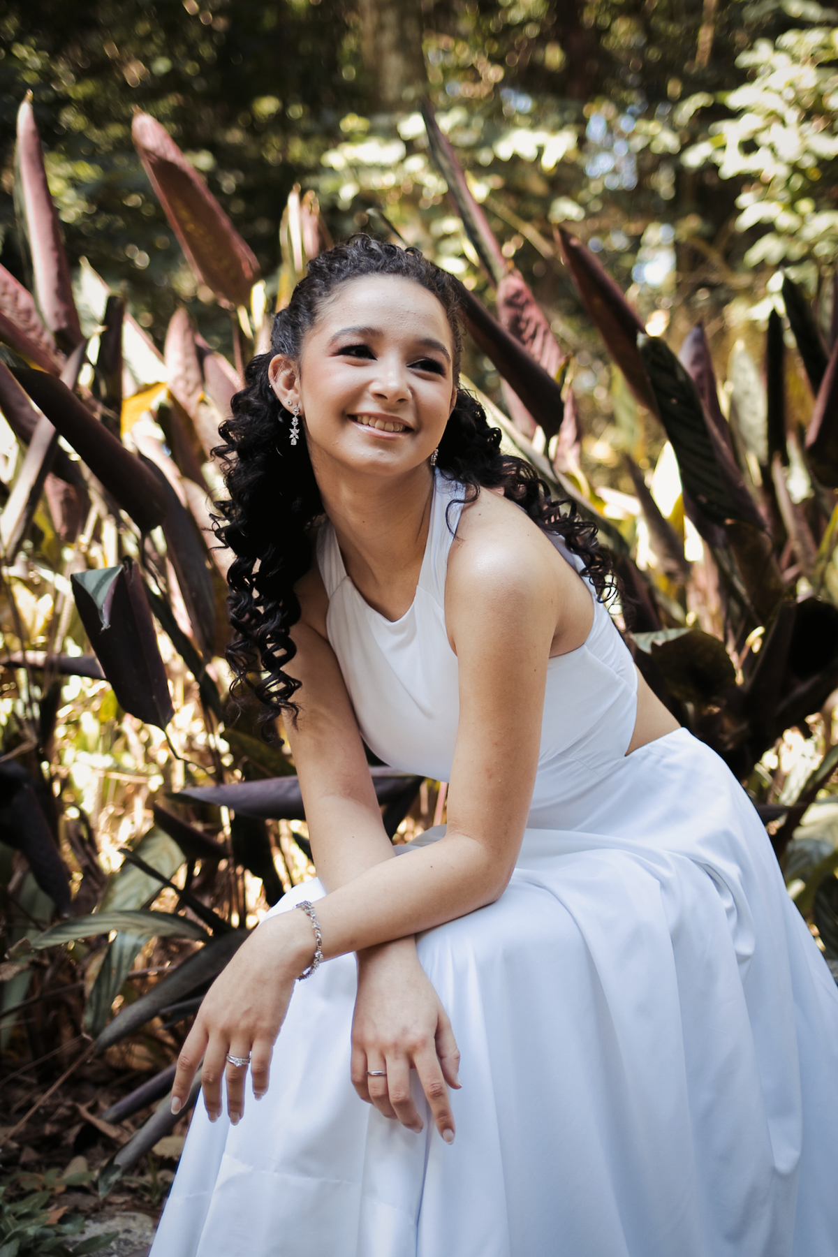 ensaio fotográfico, 15 anos, debutante, Museu do Ipiranga, museu, natureza, campo, vestido de debutante, luz natural, sol, elegância, juventude, celebração, flores, fotos externas, ensaio ao ar livre, beleza natural, sorriso, espontaneidade, emoção