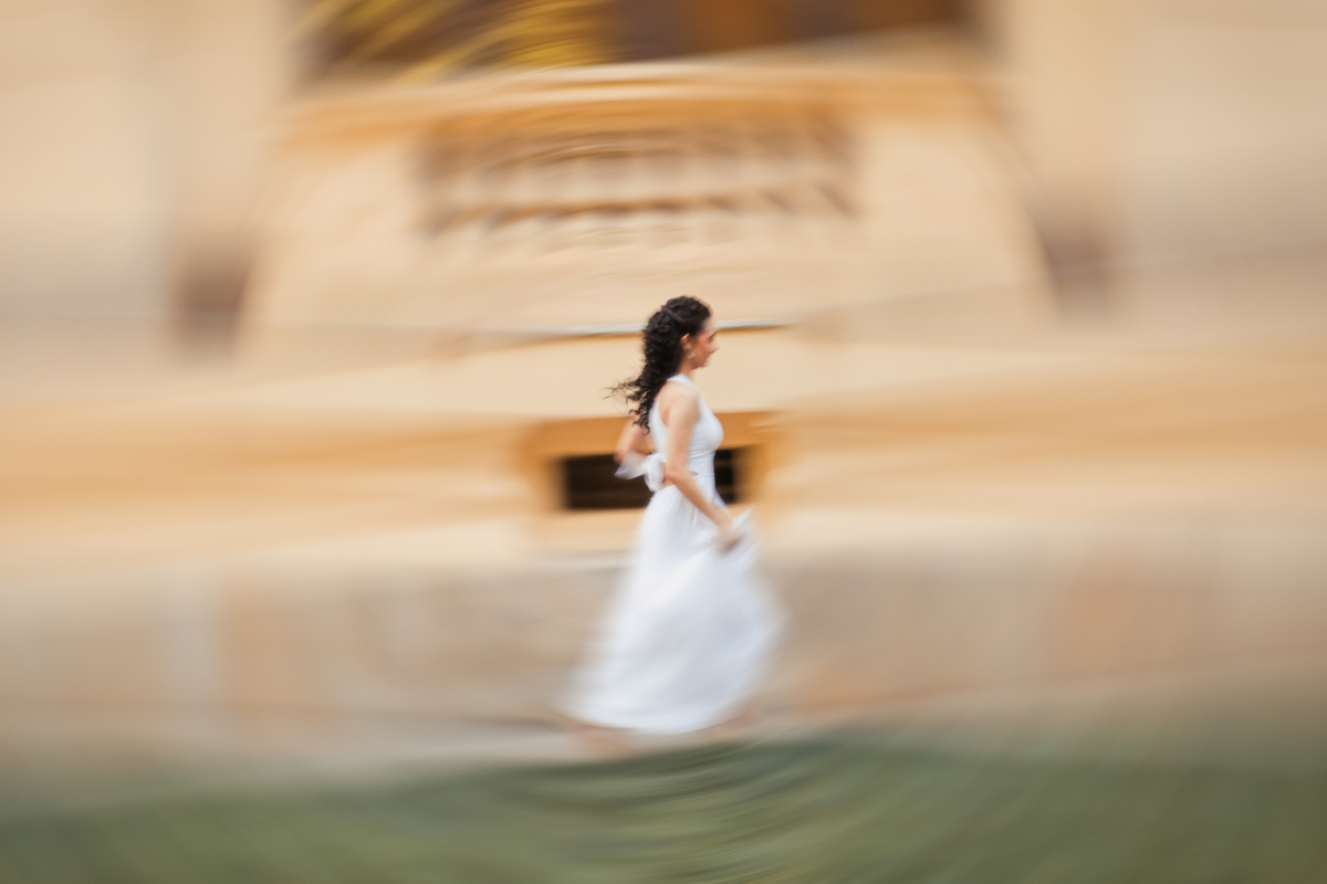 ensaio fotográfico, 15 anos, debutante, Museu do Ipiranga, museu, natureza, campo, vestido de debutante, luz natural, sol, elegância, juventude, celebração, flores, fotos externas, ensaio ao ar livre, beleza natural, sorriso, espontaneidade, emoção