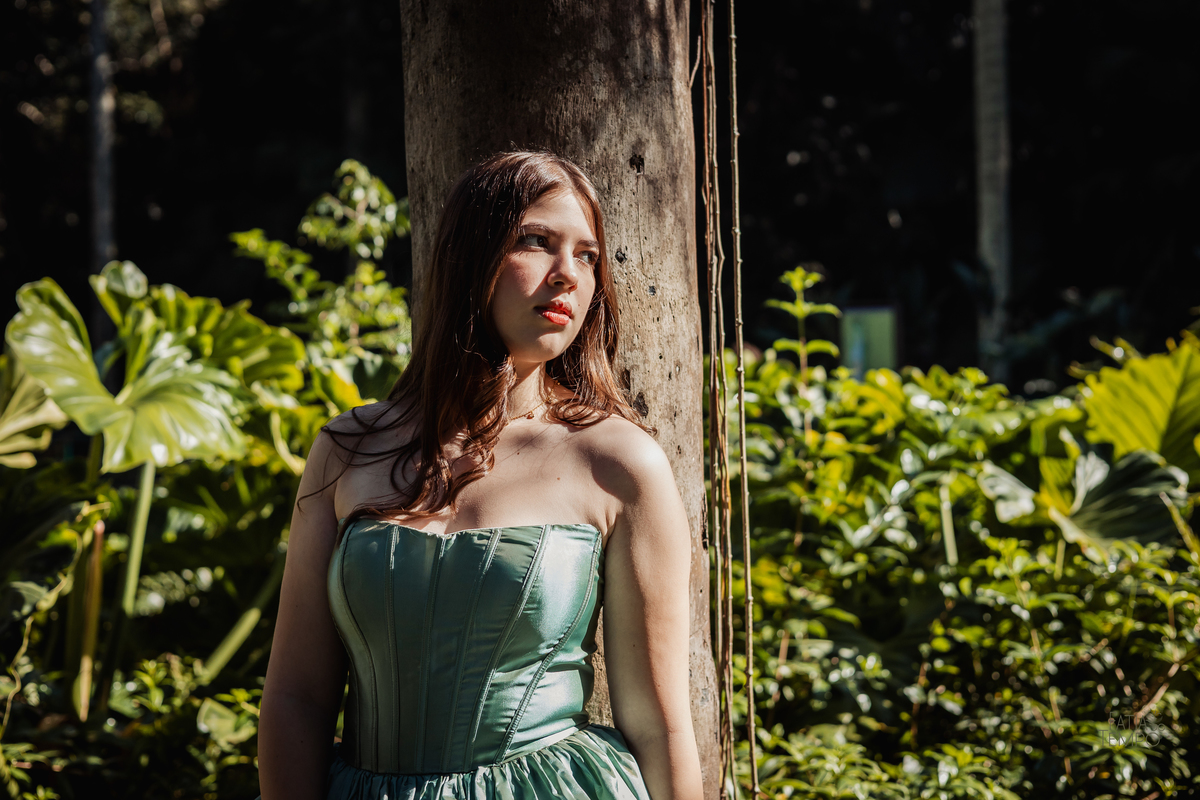 ensaio fotográfico, 15 anos, debutante, Jardim Botânico , museu, natureza, campo, vestido de debutante, luz natural, sol, elegância, juventude, celebração, flores, fotos externas, ensaio ao ar livre, beleza natural, sorriso, espontaneidade, emoção