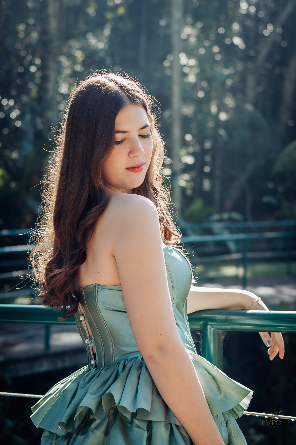 ensaio fotográfico, 15 anos, debutante, Jardim Botânico , museu, natureza, campo, vestido de debutante, luz natural, sol, elegância, juventude, celebração, flores, fotos externas, ensaio ao ar livre, beleza natural, sorriso, espontaneidade, emoção