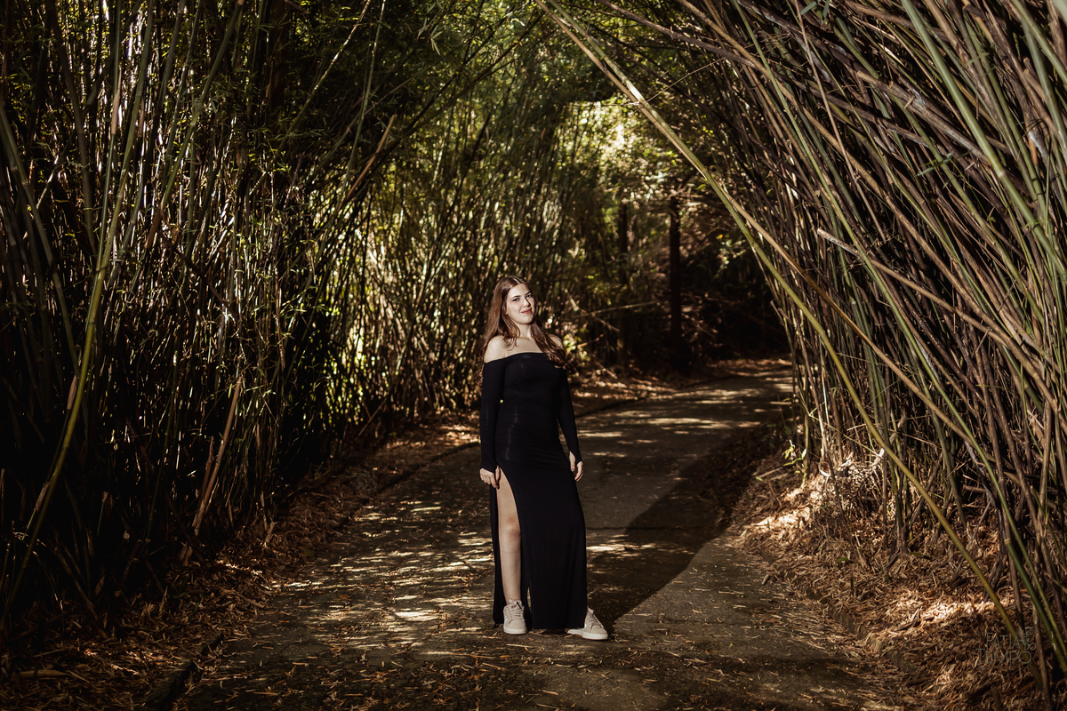 ensaio fotográfico, 15 anos, debutante, Jardim Botânico , museu, natureza, campo, vestido de debutante, luz natural, sol, elegância, juventude, celebração, flores, fotos externas, ensaio ao ar livre, beleza natural, sorriso, espontaneidade, emoção