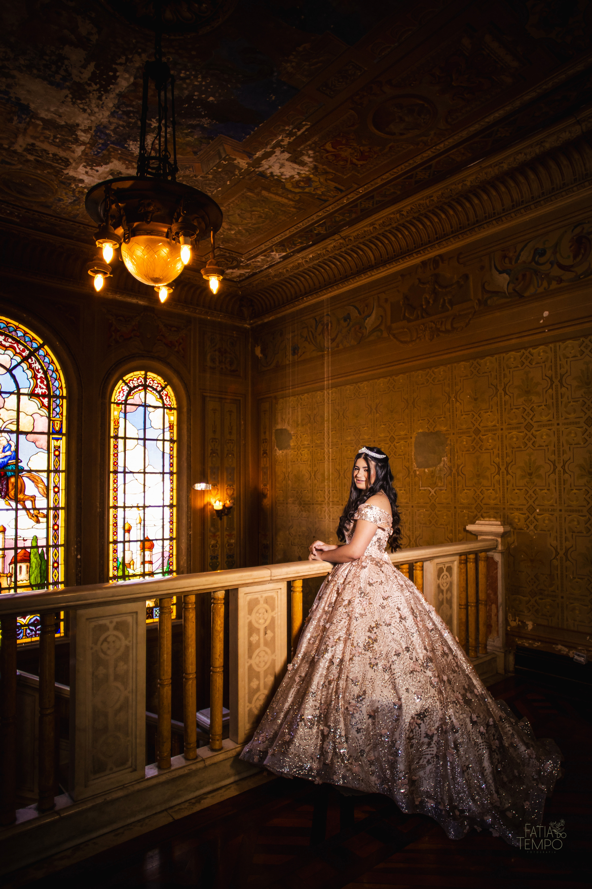 ensaio fotográfico, 15 anos, debutante, mansão  , museu, natureza, campo, vestido de debutante, luz natural, museu, elegância, juventude, celebração, flores, fotos externas, beleza natural, sorriso, espontaneidade, emoção