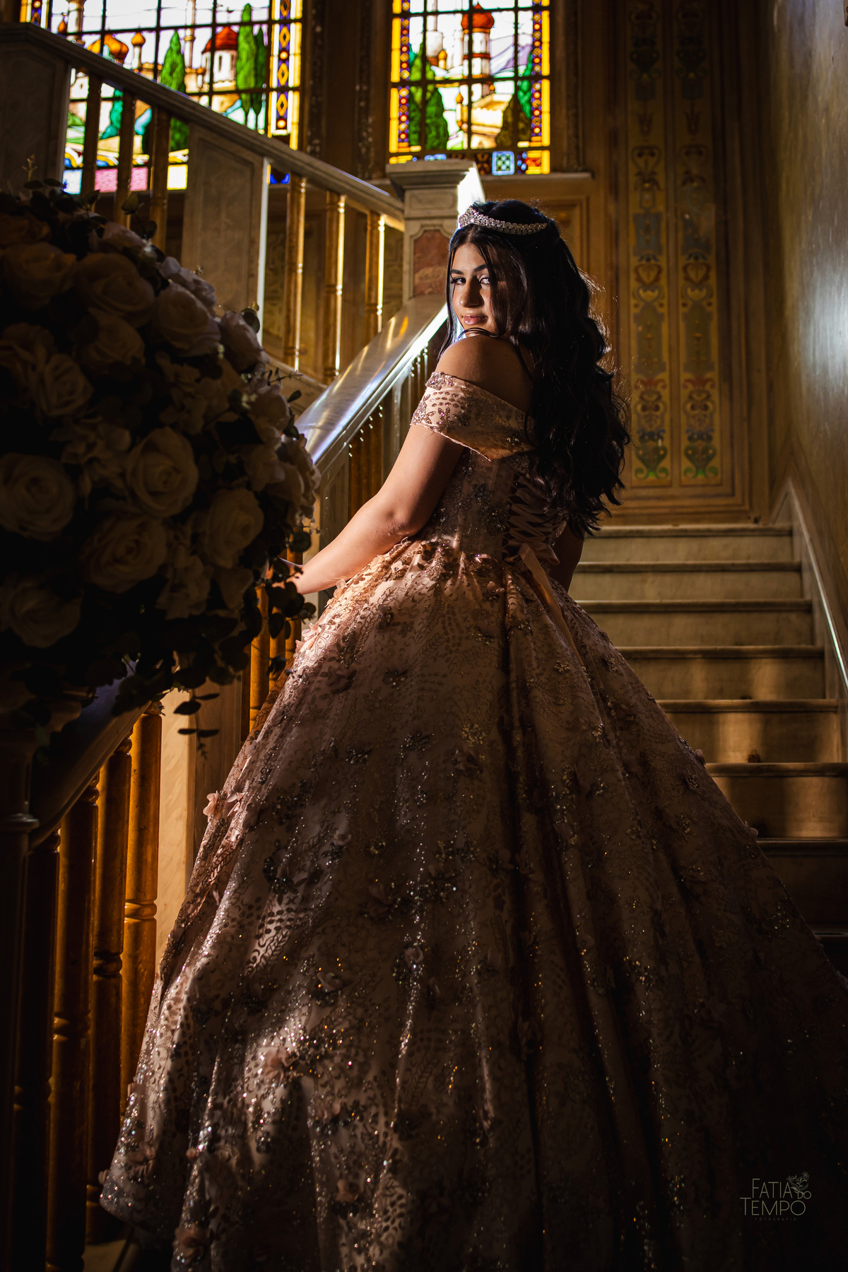 ensaio fotográfico, 15 anos, debutante, mansão  , museu, natureza, campo, vestido de debutante, luz natural, museu, elegância, juventude, celebração, flores, fotos externas, beleza natural, sorriso, espontaneidade, emoção