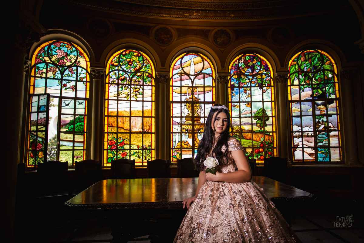 ensaio fotográfico, 15 anos, debutante, mansão  , museu, natureza, campo, vestido de debutante, luz natural, museu, elegância, juventude, celebração, flores, fotos externas, beleza natural, sorriso, espontaneidade, emoção