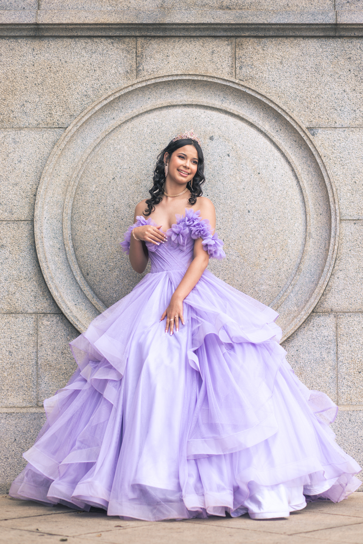 ensaio fotográfico, 15 anos, debutante, Museu do Ipiranga, museu, natureza, campo, vestido de debutante, luz natural, sol, elegância, juventude, celebração, flores, fotos externas, ensaio ao ar livre, beleza natural, sorriso, espontaneidade, emoção