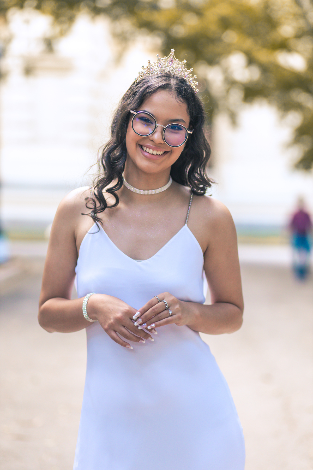 ensaio fotográfico, 15 anos, debutante, Museu do Ipiranga, museu, natureza, campo, vestido de debutante, luz natural, sol, elegância, juventude, celebração, flores, fotos externas, ensaio ao ar livre, beleza natural, sorriso, espontaneidade, emoção