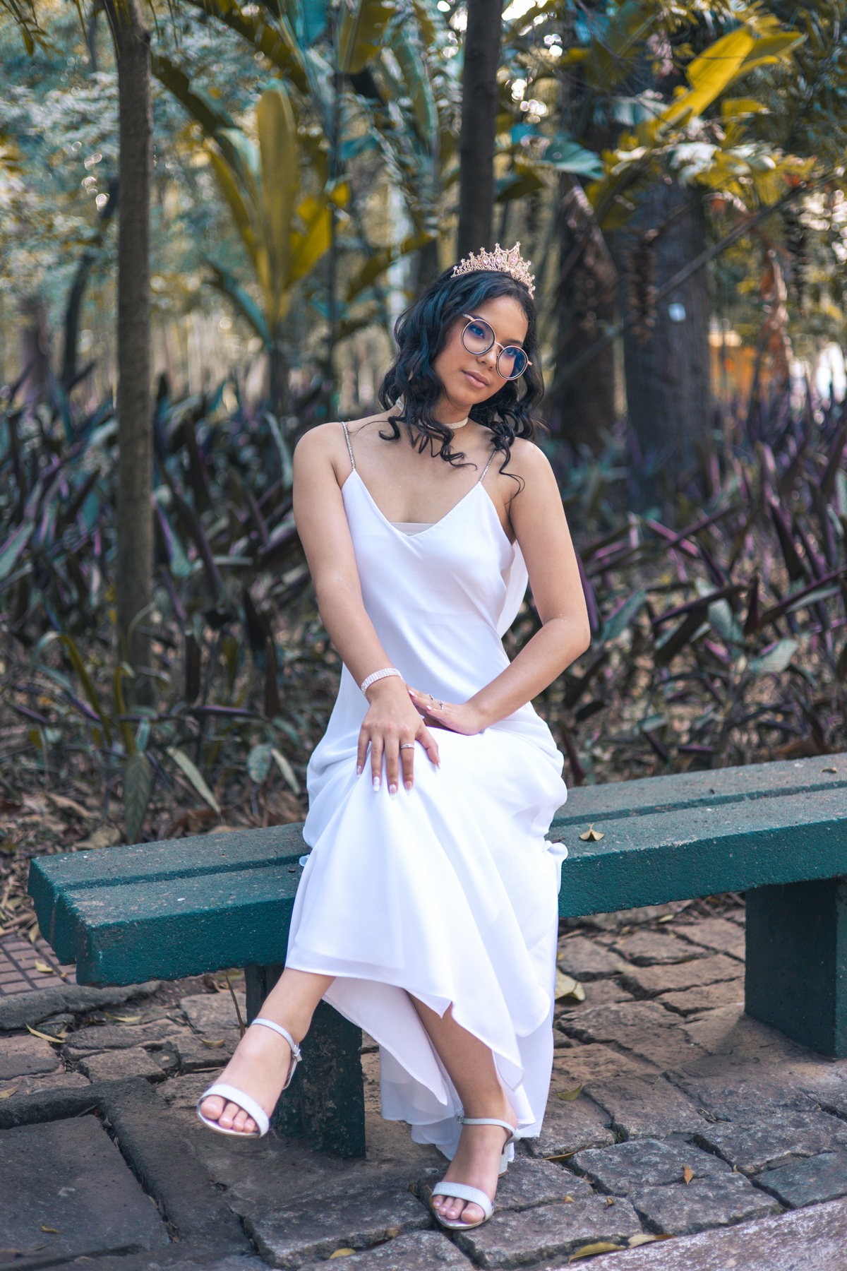 ensaio fotográfico, 15 anos, debutante, Museu do Ipiranga, museu, natureza, campo, vestido de debutante, luz natural, sol, elegância, juventude, celebração, flores, fotos externas, ensaio ao ar livre, beleza natural, sorriso, espontaneidade, emoção
