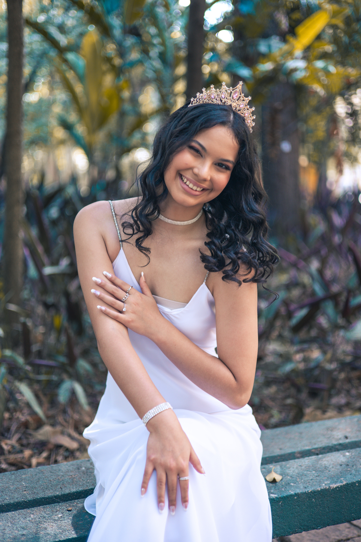 ensaio fotográfico, 15 anos, debutante, Museu do Ipiranga, museu, natureza, campo, vestido de debutante, luz natural, sol, elegância, juventude, celebração, flores, fotos externas, ensaio ao ar livre, beleza natural, sorriso, espontaneidade, emoção