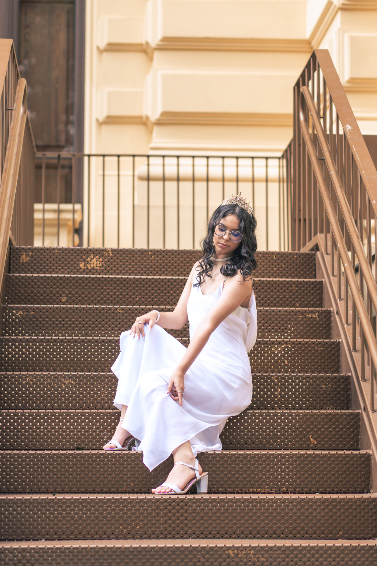 ensaio fotográfico, 15 anos, debutante, Museu do Ipiranga, museu, natureza, campo, vestido de debutante, luz natural, sol, elegância, juventude, celebração, flores, fotos externas, ensaio ao ar livre, beleza natural, sorriso, espontaneidade, emoção