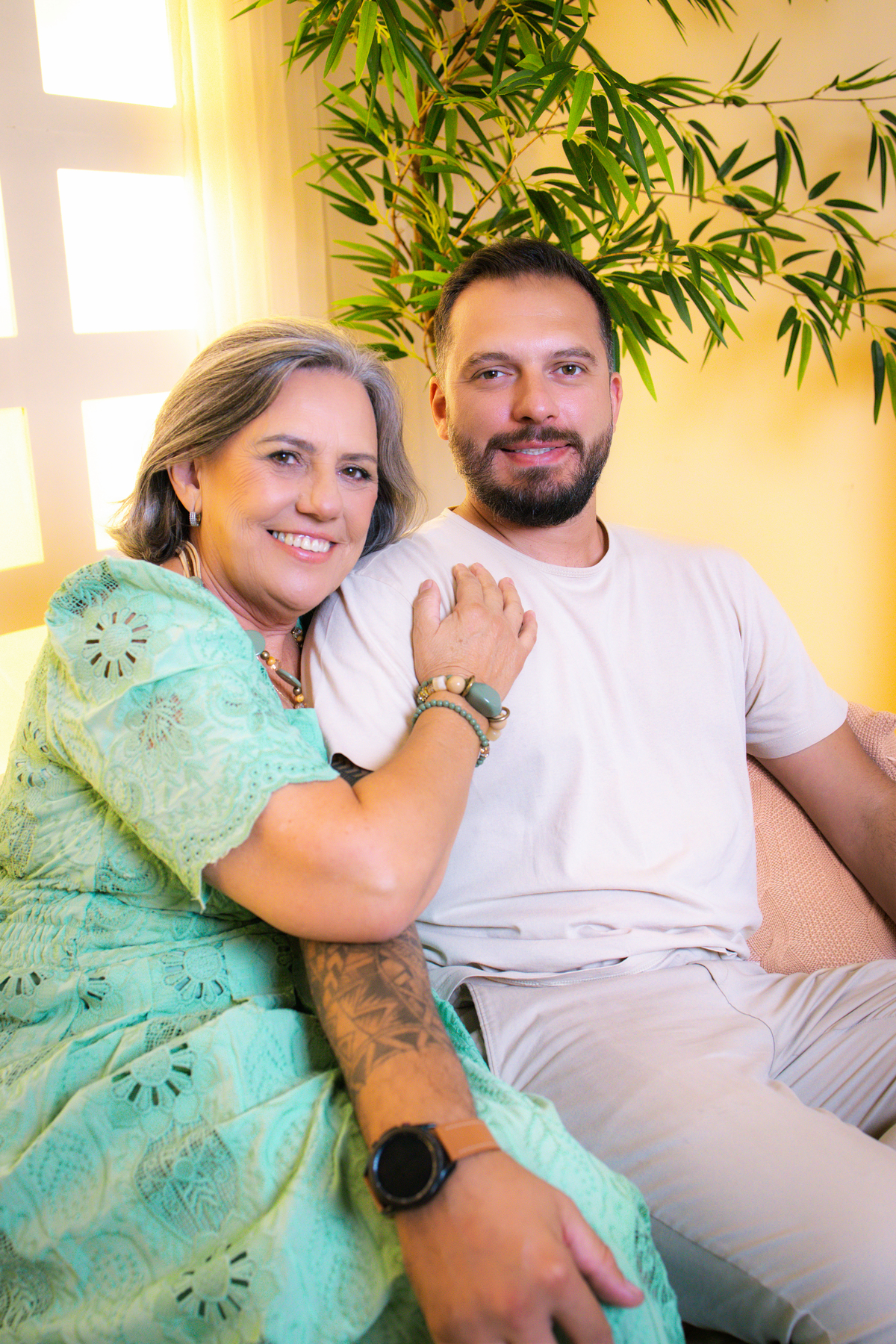 Ensaio família, dia das mães, filhos, carinho, foto irmãos, cenário, momentos, fotografia, ensaio fotográfico, memória, mãe