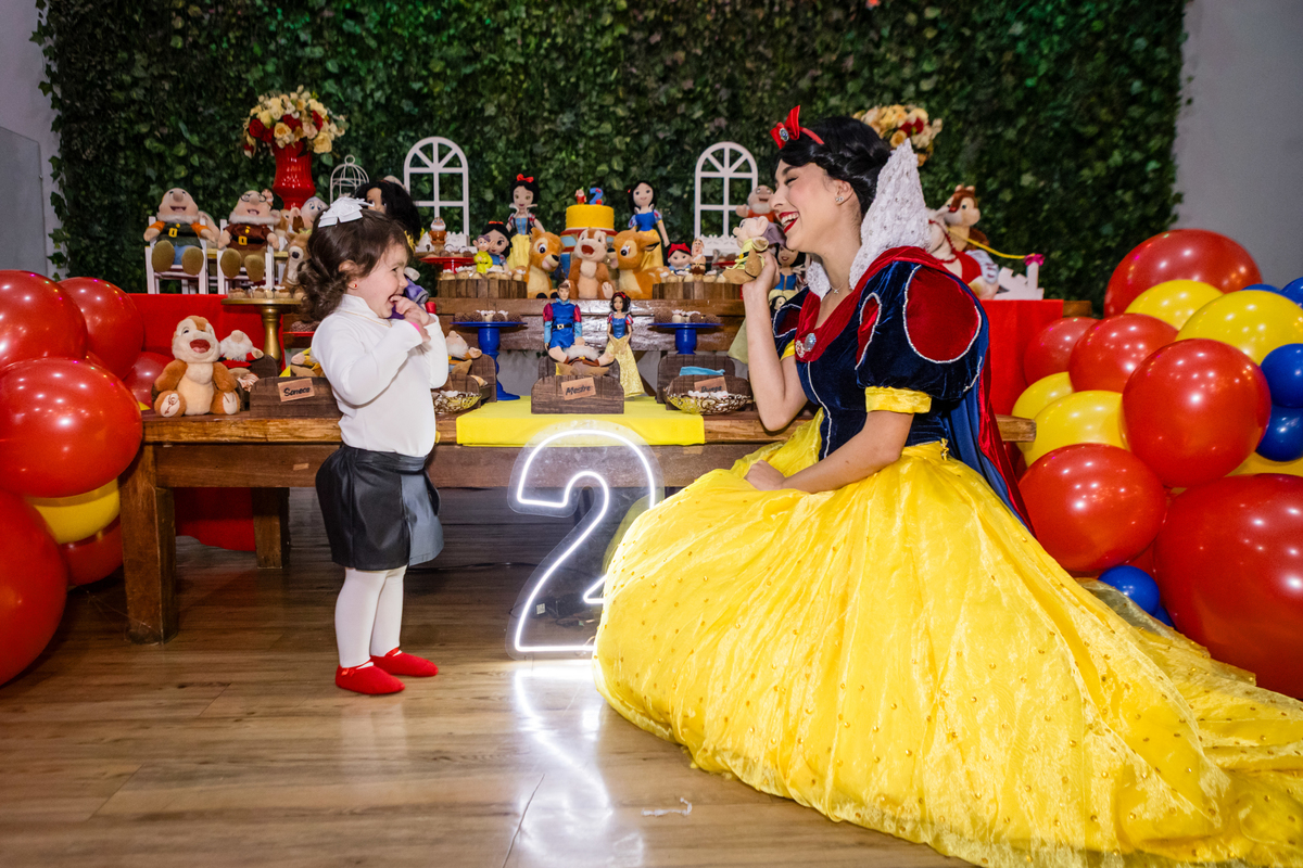 aniversário infantil, festa de 2 anos, fotografia de aniversário infantil, festa infantil, fotos de aniversário, festa branca de neve,  festa temática decoração, comemoração de 2 anos, fotógrafo infantil, festa de criança, memórias da infância