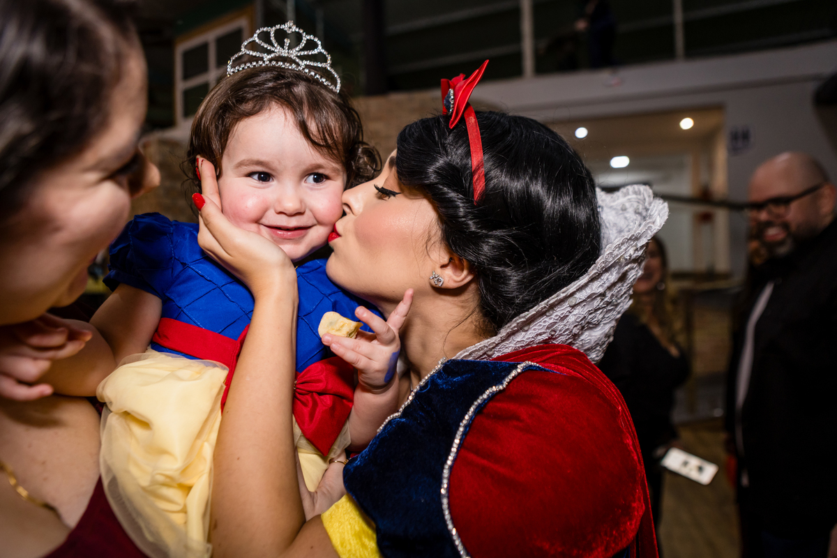 aniversário infantil, festa de 2 anos, fotografia de aniversário infantil, festa infantil, fotos de aniversário, festa branca de neve,  festa temática decoração, comemoração de 2 anos, fotógrafo infantil, festa de criança, memórias da infância