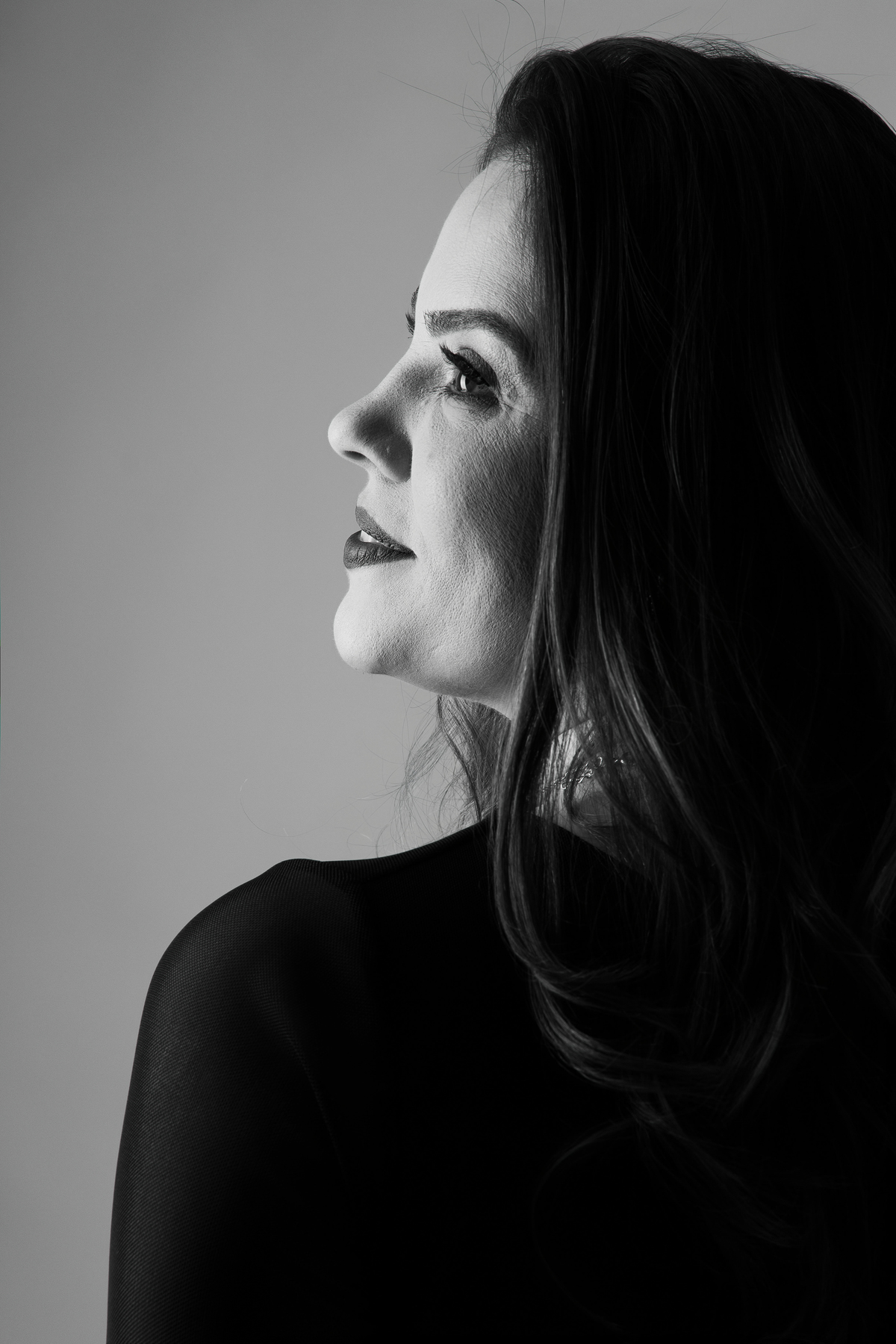 #EnsaioFeminino #FotografiaFeminina #RetratoFeminino #EnsaioEmEstudio #FotografiaEmEstudio #MulheresQueInspiram #FotografiaAutoral #BelezaNatural #EssênciaFeminina #Retratos #FotografiaProfissional #Mulher #EnsaioFotografico