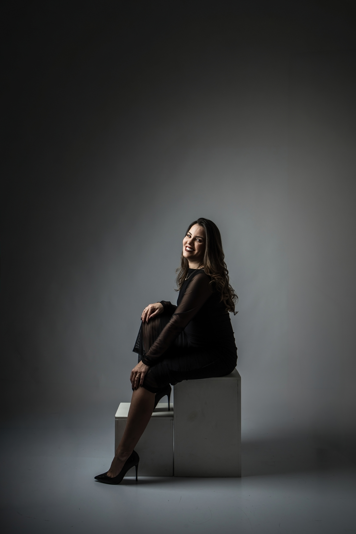 #EnsaioFeminino #FotografiaFeminina #RetratoFeminino #EnsaioEmEstudio #FotografiaEmEstudio #MulheresQueInspiram #FotografiaAutoral #BelezaNatural #EssênciaFeminina #Retratos #FotografiaProfissional #Mulher #EnsaioFotografico