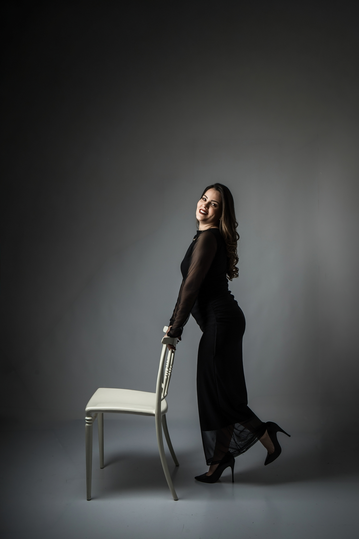 #EnsaioFeminino #FotografiaFeminina #RetratoFeminino #EnsaioEmEstudio #FotografiaEmEstudio #MulheresQueInspiram #FotografiaAutoral #BelezaNatural #EssênciaFeminina #Retratos #FotografiaProfissional #Mulher #EnsaioFotografico