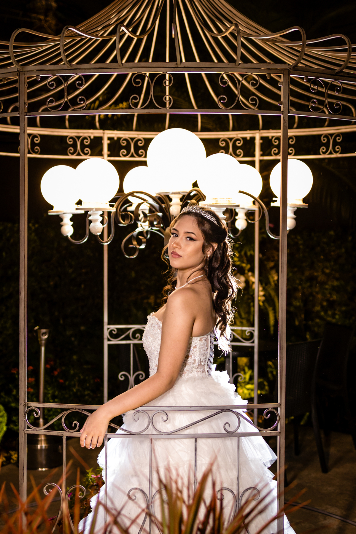 15anos, debutante, festade15anos, xvanos, decoracaode15anos, festaglam, decoracaomoderna, neonparty, festasofisticada, fotografiadeeventos, eventos15anos, decoracaodebutante, partydecor, cenário, brilho, requinte, estilo, decoração, vestido, balada