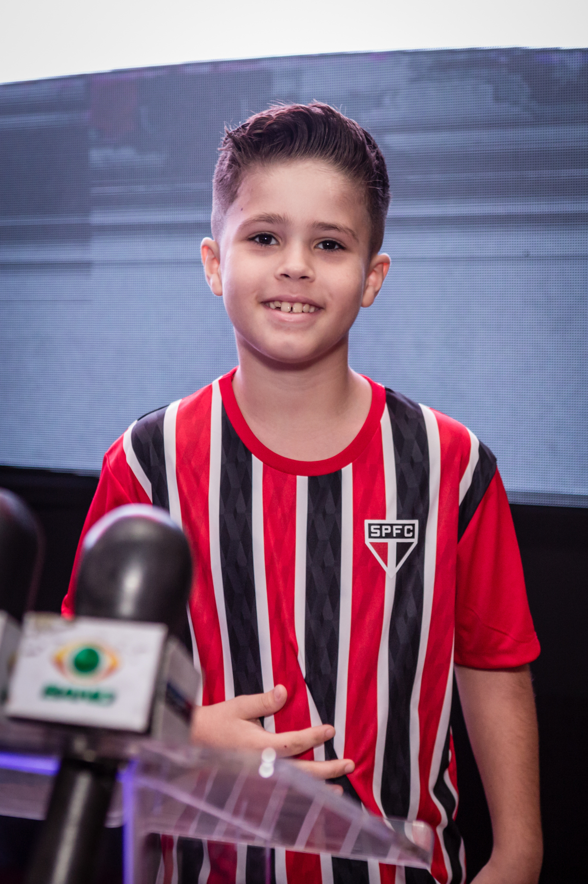 Futebol, jogador, Soccer, atacante, São Paulo Futebol Clube, Zagueiro, aniversário, decoração, buffet infantil, quadra de futebol, gramado sintético, criança, fotografia de criança, festa de aniversário, bola de futebol, parabéns, jogador caro, drible, co