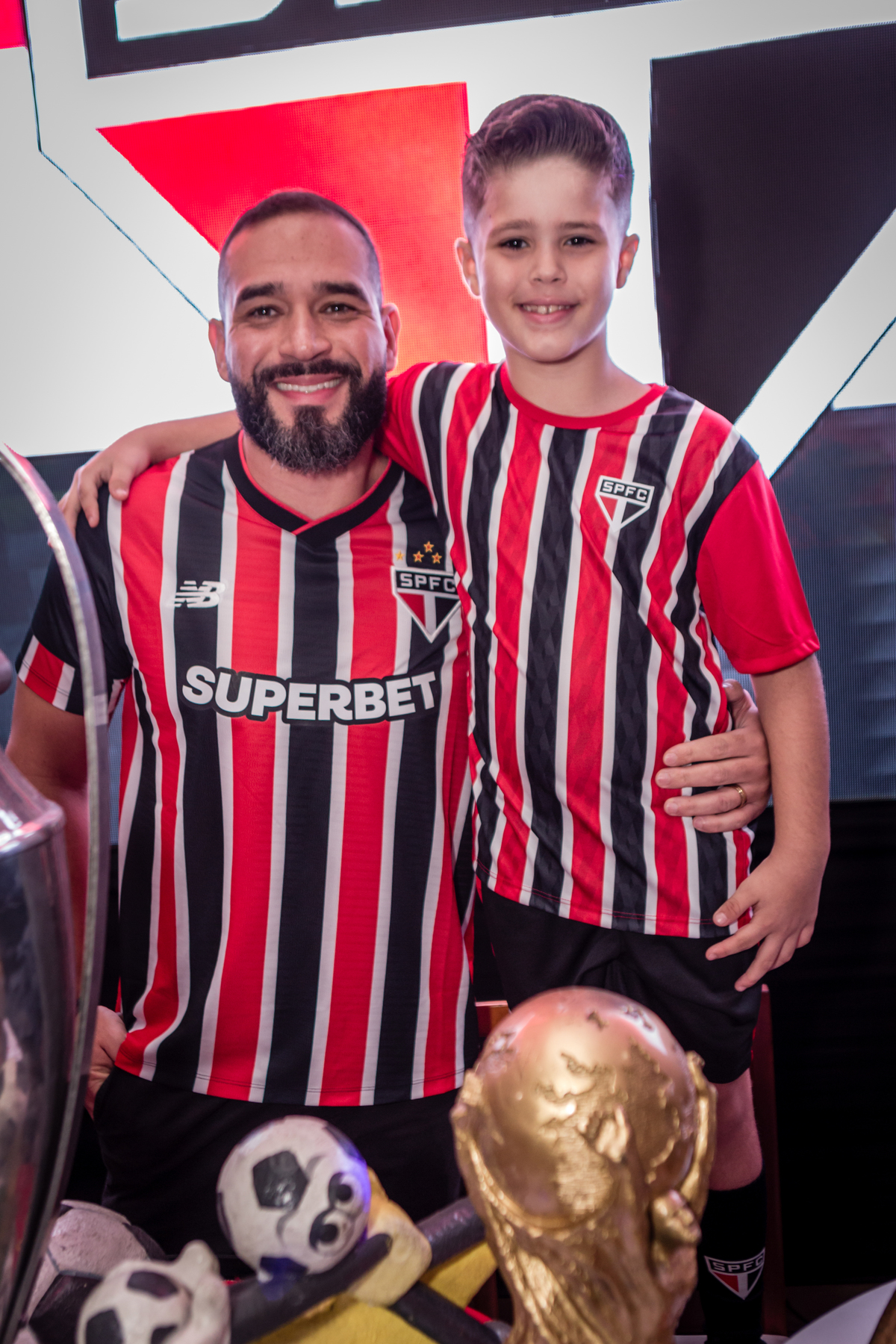 Futebol, jogador, Soccer, atacante, São Paulo Futebol Clube, Zagueiro, aniversário, decoração, buffet infantil, quadra de futebol, gramado sintético, criança, fotografia de criança, festa de aniversário, bola de futebol, parabéns, jogador caro, drible, co