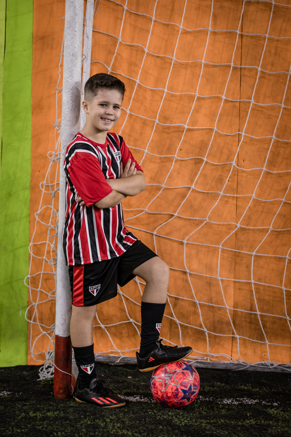 Futebol, jogador, Soccer, atacante, São Paulo Futebol Clube, Zagueiro, aniversário, decoração, buffet infantil, quadra de futebol, gramado sintético, criança, fotografia de criança, festa de aniversário, bola de futebol, parabéns, jogador caro, drible, co